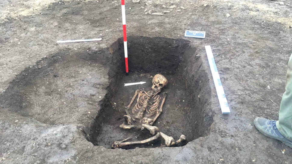 Descoperire unică pe un câmp din România. Ce au găsit arheologii într-un mormânt vechi de 5000 de ani