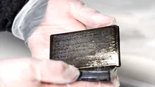Un carnețel vechi de 800 de ani și „hârtie” igienică din mătase au fost descoperite într-o latrină medievală din Germania