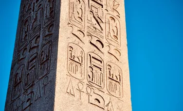 Un mesaj bizar a fost descoperit pe un obelisc egiptean vechi de peste 3.000 de ani