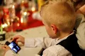 Copiii de sub trei ani accesează aplicații destinate adulților