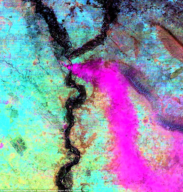  NASA lansează fotografii uimitoare ale Pământului care dezvăluie peisajul său în schimbare - GALERIE FOTO