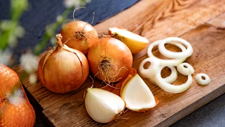 Cum să tai ceapa fără lacrimi? Trucul confirmat științific!