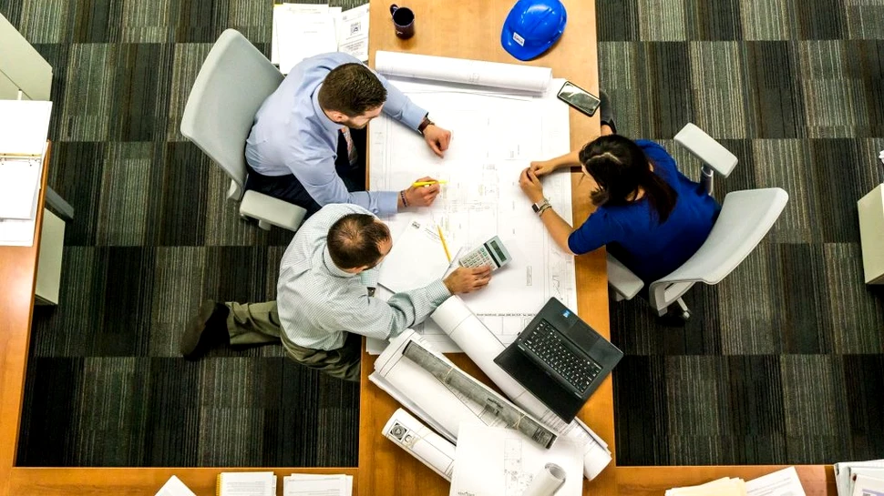 Doar 5% dintre angajații români au meseria la care visau în copilărie