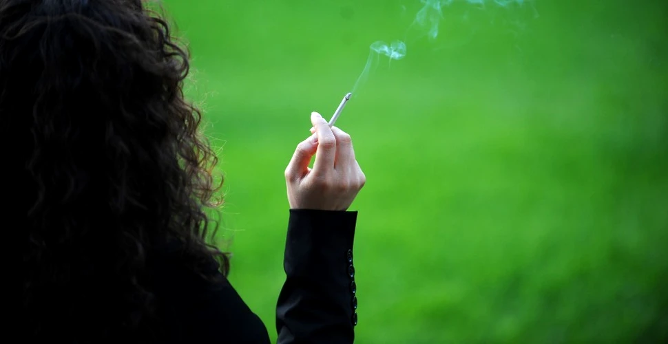 Femeile care fumează în timpul sarcinii îşi pun fiicele în mare pericol