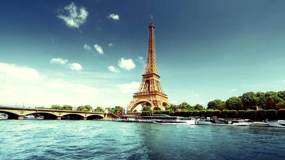 Turnul Eiffel va fi în curând protejat de un zid de sticlă din motive de securitate