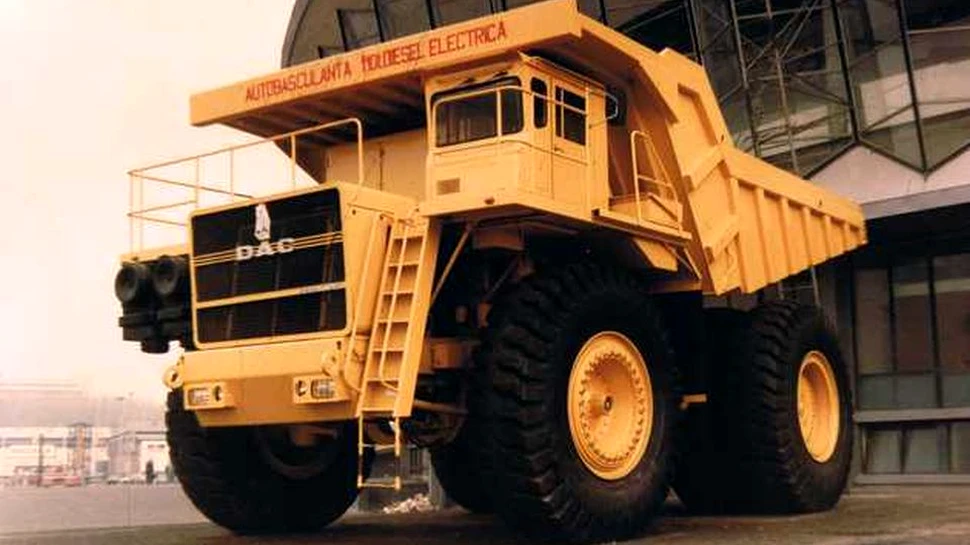 Supercamionul lui Ceauşescu. ”Când îl vedeau, oamenii îşi făceau cruce”