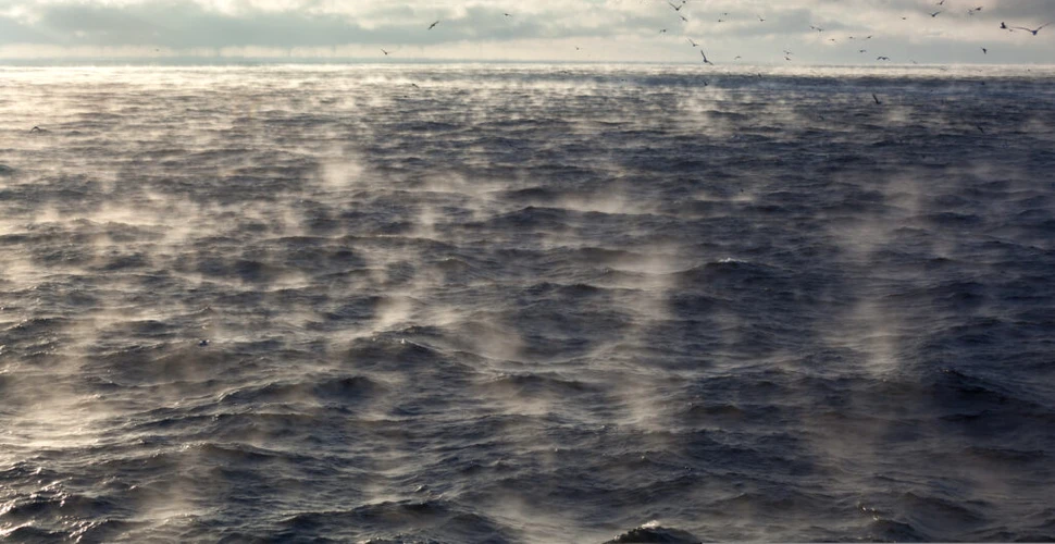 Oceanele lumii sunt tot mai calde, dar în mod bizar evaporă mai puțină apă