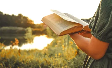 Cititul de plăcere, în cădere liberă. Cu cât a scăzut în ultimele decenii?