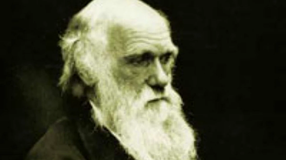 Charles Darwin a fost, initial, teolog