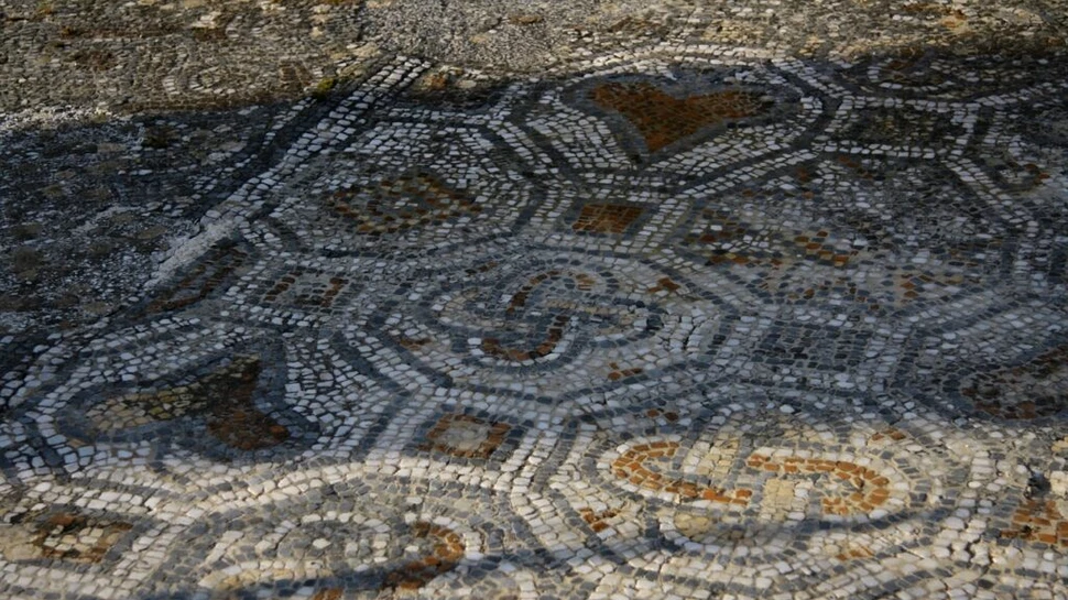 Un nou studiu dezvăluie cum reciclau vikingii mozaicurile romane