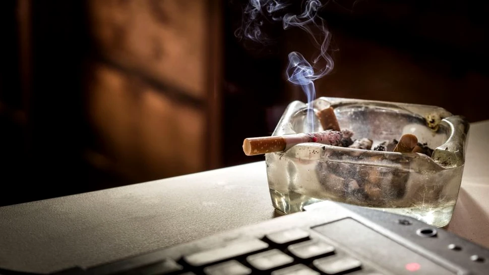 Reziduurile produse în urma fumatului sunt la fel de periculoase precum fumatul pasiv