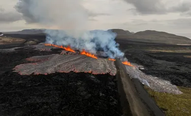 Erupție de magmă vulcanică în apropiere de capitala Islandei