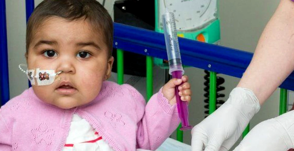 Premieră medicală de proporţii: fetiţă de un an, vindecată de leucemie cu ”celule programate”. ”Este un miracol” – VIDEO