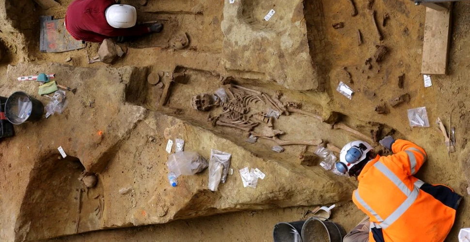 Arheologii au descoperit un cimitir antic lângă o gară din Paris