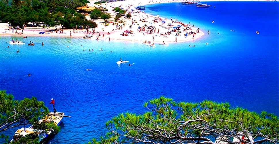 Aceasta este cea mai frumoasă lagună albastră de pe Pământ