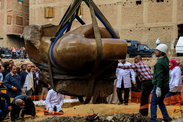 O statuie a faraonului Ramses al-II-lea a fost descoperită la periferia oraşului Cairo