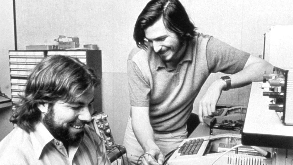 Sandalele lui Steve Jobs au obținut un preț record la licitație