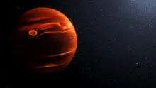 Webb a detectat apă în atmosfera turbulentă a unei planete din afara Sistemului Solar