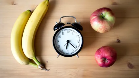 O analiză a confirmat că postul intermitent nu este mai eficient decât alte diete pentru pierderea în greutate