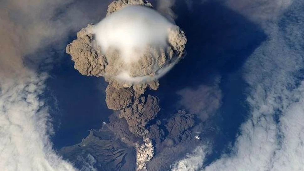 Descoperire incredibilă a savanţilor care au studiat erupţia unui supervulcan. Ce s-a întâmplat cu omenirea în timpul iernii vulcanice
